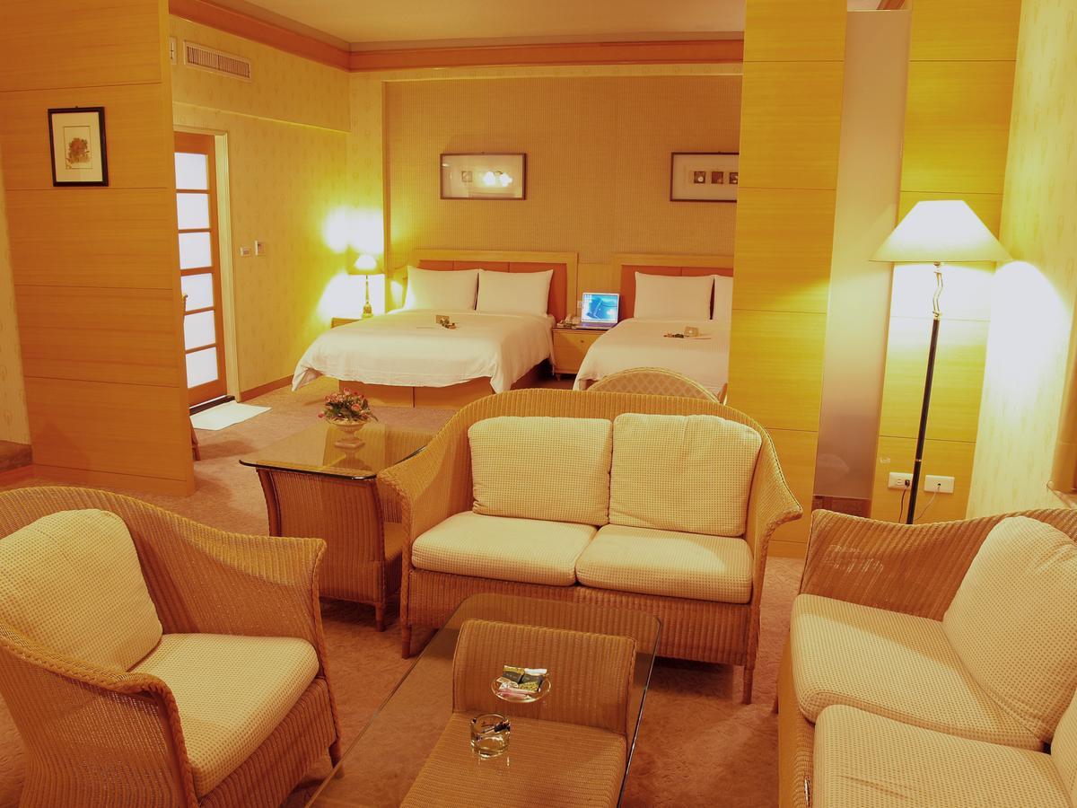 Park Motel Chiayi City Exteriör bild