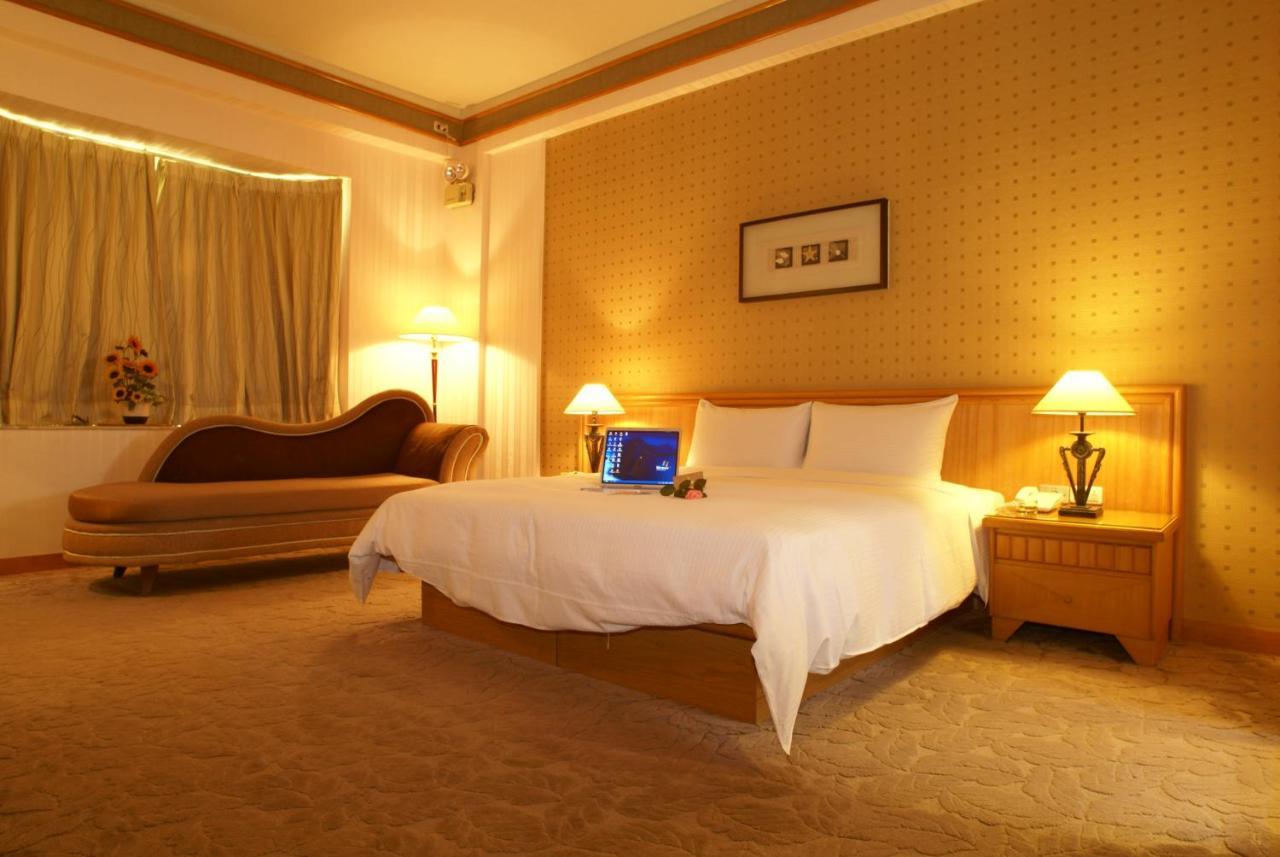 Park Motel Chiayi City Exteriör bild