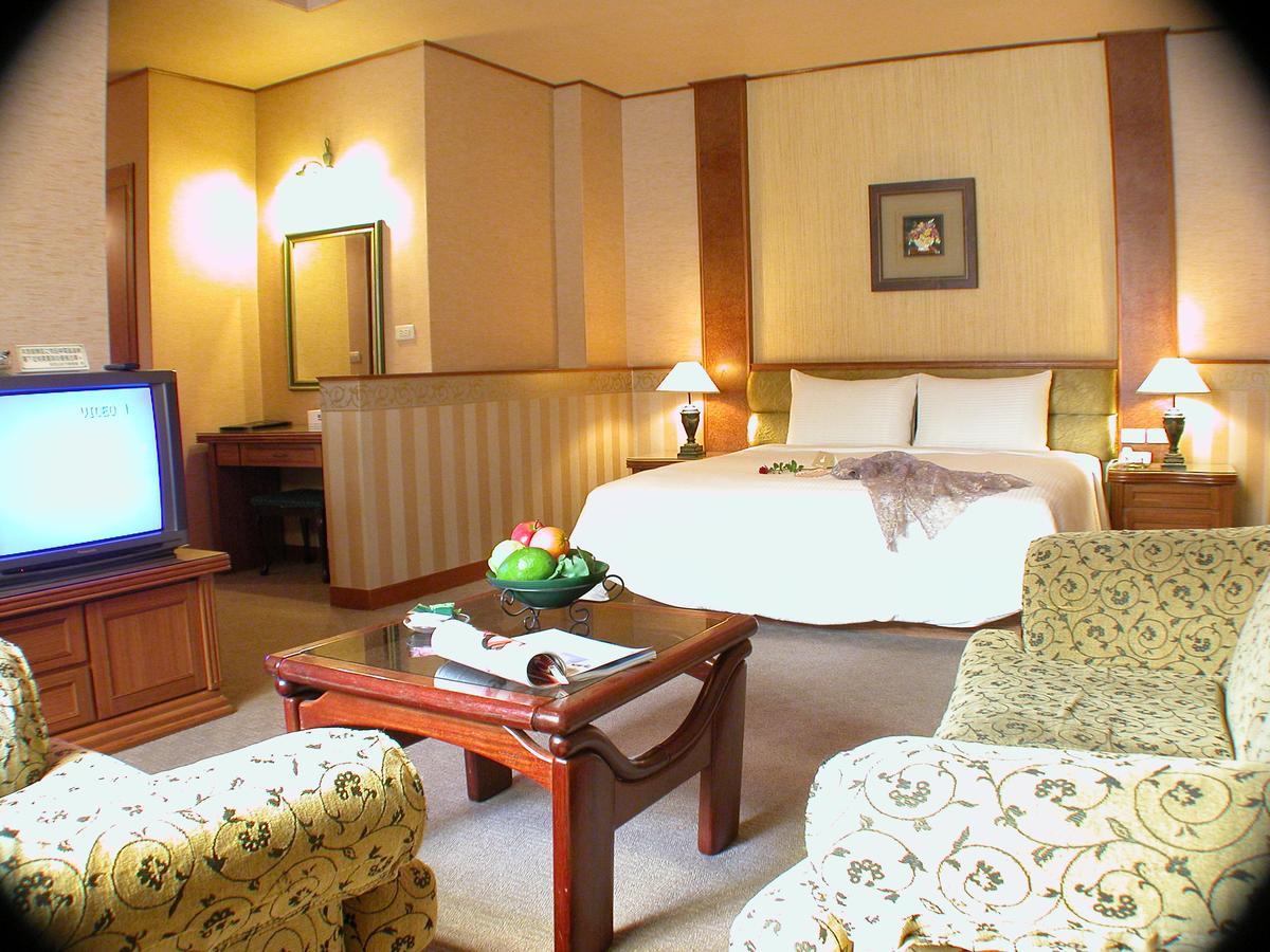 Park Motel Chiayi City Exteriör bild