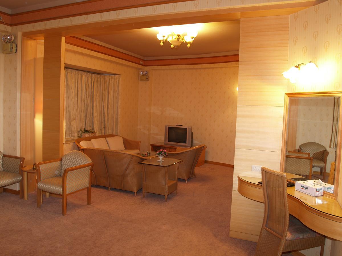 Park Motel Chiayi City Exteriör bild